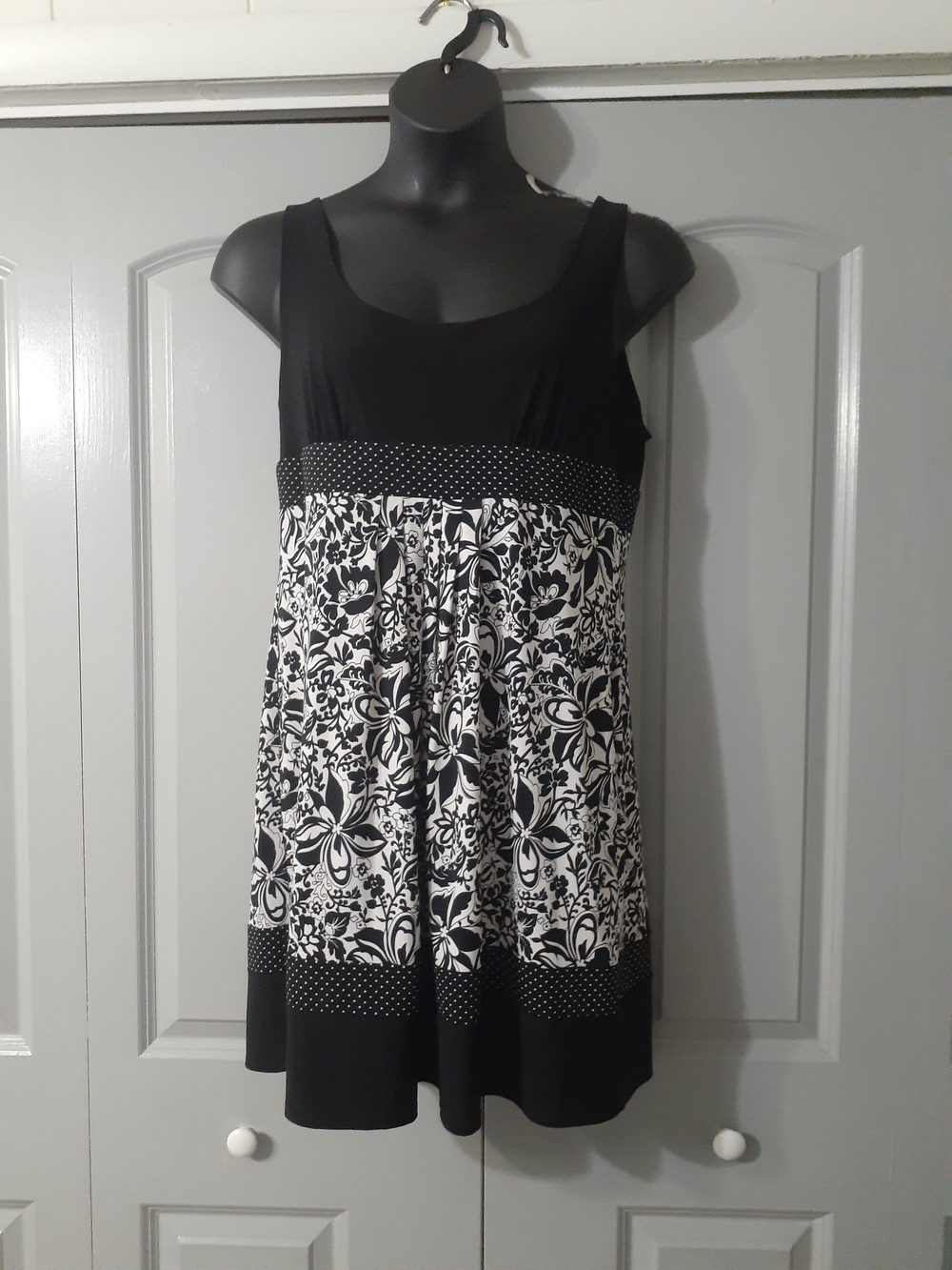 MSK Black and White Floral Empire Dress